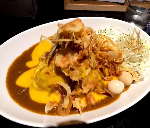 【カレー探求】たまねぎの甘さがジワリ！ 淡路島カレーの人気店「咖哩なる一族」 東京・西新宿