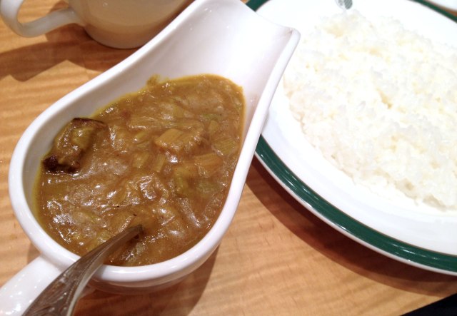 いま新宿中村屋ビルで “143年前のカレー” が食べられるぞ！ → 感想「すき焼きっぽい、と思わせてカレー!! 甘くてまろやかなカレー！」