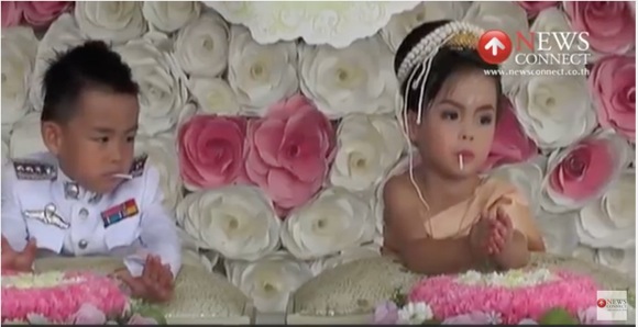 【なぜ？】タイで3才の双子が結婚！ その理由とは？