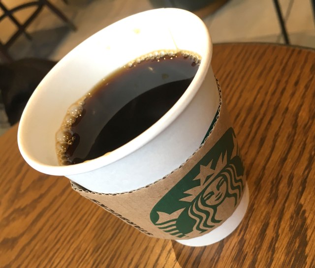 【悲報】スタバ「コーヒーの100円おかわり」が値上げ！ 11月から150円に / だが100円で飲み続ける方法が1つだけあった！