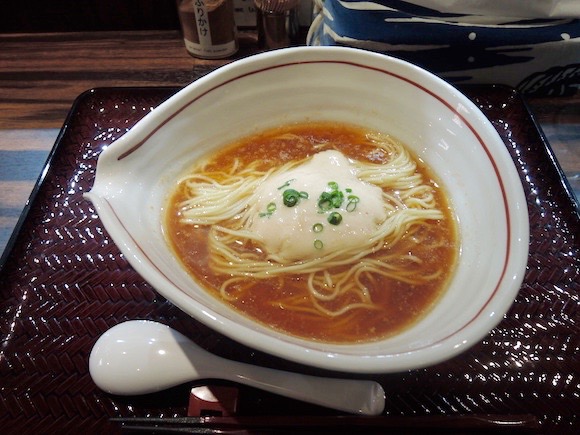 いつ見ても外国人客が行列を作っているラーメン店に行ってみた / 新宿御苑前『らーめん桜花』