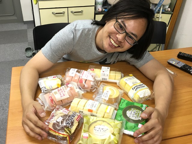 【ロールケーキの日】コンビニで買えるロールケーキ10種類を食べ比べてみた / 濃厚派とさっぱり派が激突！