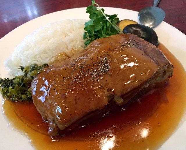 【グルメ】圧巻の肉塊！ 東京・巣鴨「台湾」の角煮定食は食い応えバツグン!! スタミナつけるのにもってこいだ