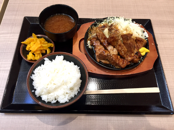 丸亀製麺の姉妹店のかつ丼・トンテキ屋が高コスパすぎる！ ボリューム満点『豚屋とん一』が週8で通いたいレベル!!