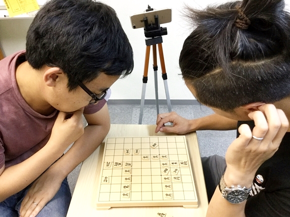 【カオス】藤井四段に勝てるのはコイツしかいねぇ！ 将棋のルール知ってるヤツと知らないヤツが対局したらヤバイことになった