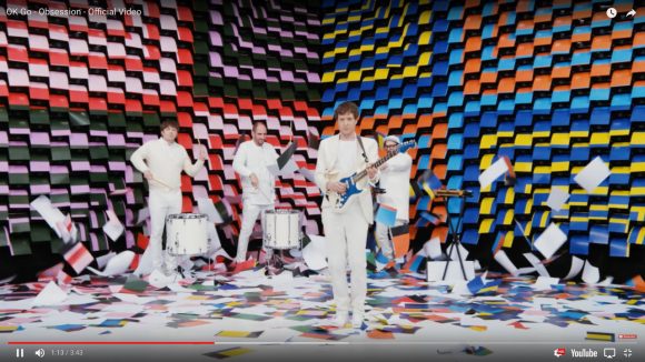 なんちゅう発想力！ ロックバンド『OK Go』の新作MVが圧巻の映像美 / 567台のプリンターを使用した超大作