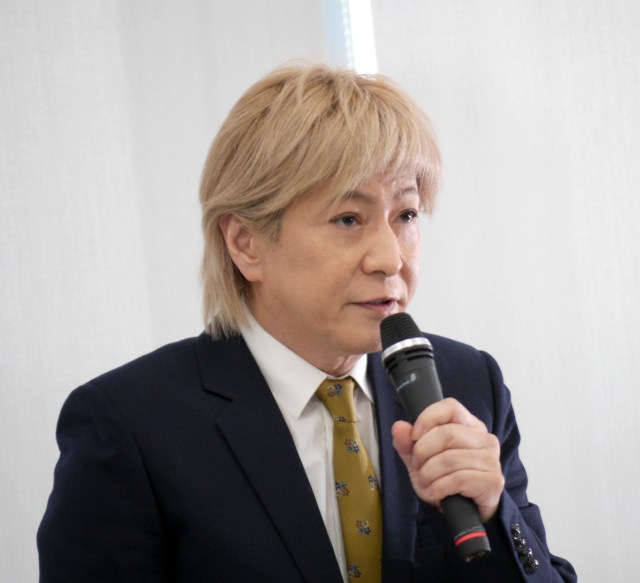 【とばっちり？】氷室・小室・安室が引退 → なぜか「ムロツヨシさん」も心配されてしまう