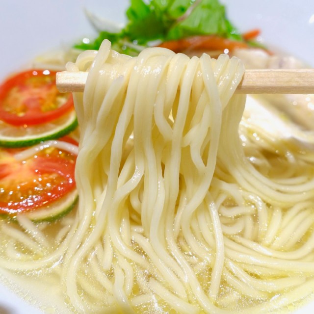 羽田空港内のひときわ高級感漂う店でラーメンを食べた結果 →「美味しゅうございます」が止まらない事態に / 第1ターミナル『ひとしなや・鯛だしらーめん』