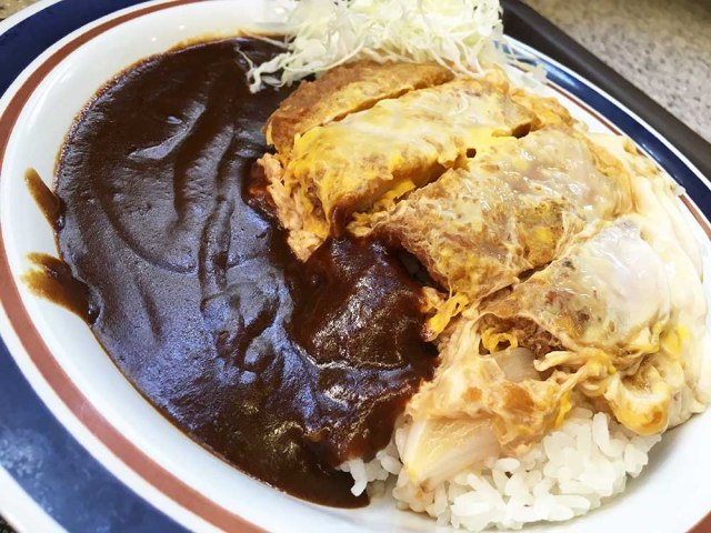 富士そば赤坂見附店限定『アパ社長カレーかつ丼』がなんかよく分からないけどオールスター感が凄い / 立ち食いそば放浪記：第173回