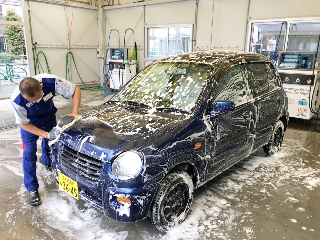 【感動】廃車寸前の中古車をプロに「コーティング加工」してもらった結果…ほぼ新車みたいになった！ 雨が降っても洗車代わりになるぞ!!