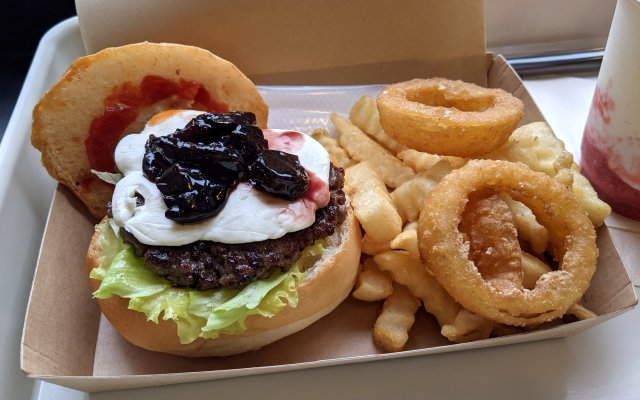 築地銀だこのホットランドが原宿に「ジューザバーガー」2号店を出店！ 店舗限定メニューを食べてみた