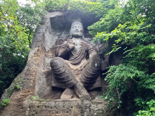 【横須賀】まるでインディジョーンズ「鷹取山磨崖仏」は数千年の歴史を見てきた古代遺跡のオーラを漂わせていた / でも実は昭和生まれ