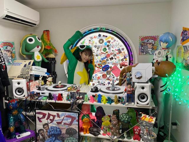 【中銀カプセルタワービルの中の人】中銀一カオスなカプセルを持つコスプレDJの声さん