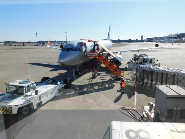 【超ライフハック】飛行機の乱気流が怖い人必見！ 激しく揺れても平気になる技を発明したぞー!!