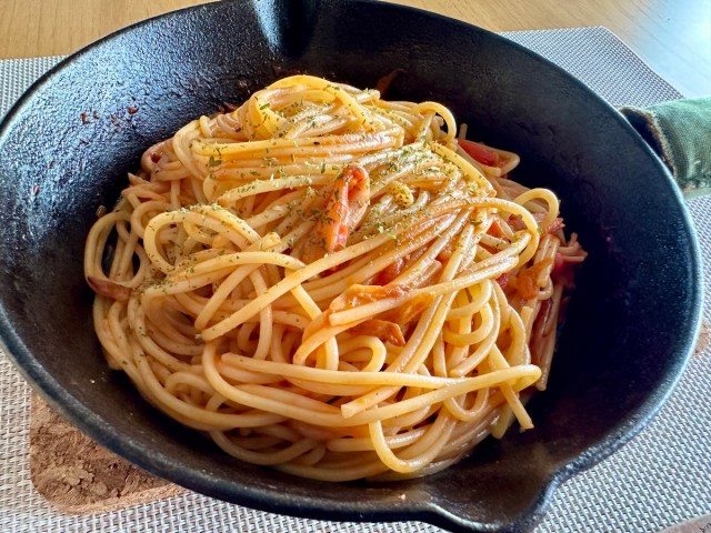 【簡単キャンプ飯】激安食材でつくる「海鮮トマトクリームパスタ」がマジでうまい！ 家でも外でもオススメの節約メニューはこれだ！