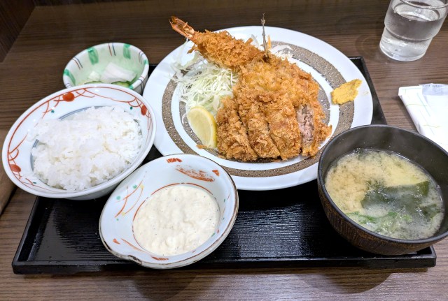 大食いでなくなった私が「ときわ食堂」でご飯をおかわりしてしまった理由 / 卓上の調味料にアレがあった！