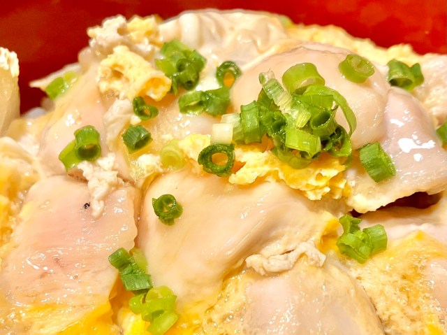 【日本ハム公式】レンジで簡単に親子丼が作れると聞いて試してみたら…とんでもないクオリティになった