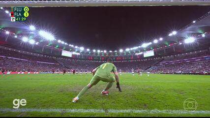 Aos 40 min do 2º tempo - gol de pênalti de Pedro do Flamengo contra o Fluminense