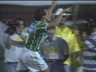 Em 1994, Palmeiras derrota Corinthians por 3 a 1 pelo Campeonato Brasileiro
