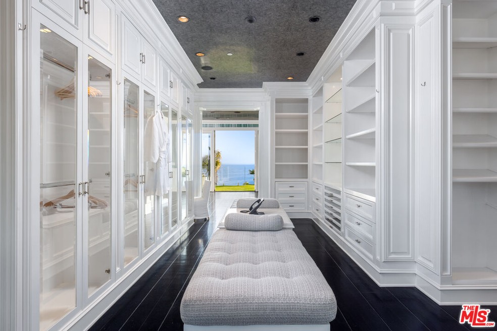 Antigo lar de Kylie Jenner à venda por R$ 190 milhões; geladeira imensa é destaque  — Foto: Reprodução/Christie 's International Real Estate