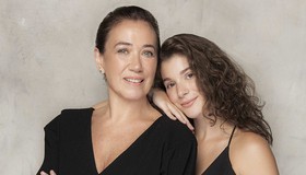 Lilia Cabral e Giulia Bertolli em 'A Lista' no Teatro Adolpho Bloch: 50% de desconto