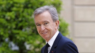 Riqueza de Bernard Arnault, presidente do grupo francês de artigos de luxo LVMH, e de sua família aumentou para US$ 191,3 bilhões, um aumento de 111%
