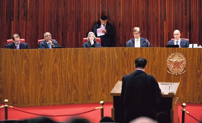 Sessão do Tribunal Superior Eleitoral: Corte vem sendo mais rígida no número de punições a chapas que fraudam cota de gênero