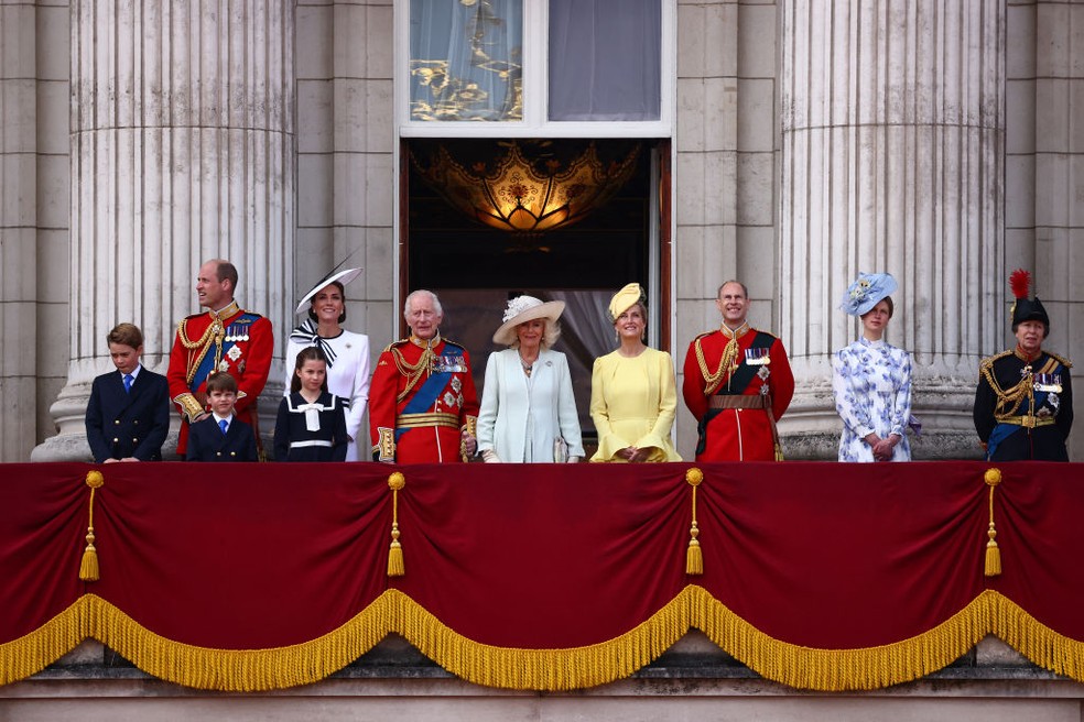 Família Real durante desfile do Trooping the Colour — Foto: Getty Images