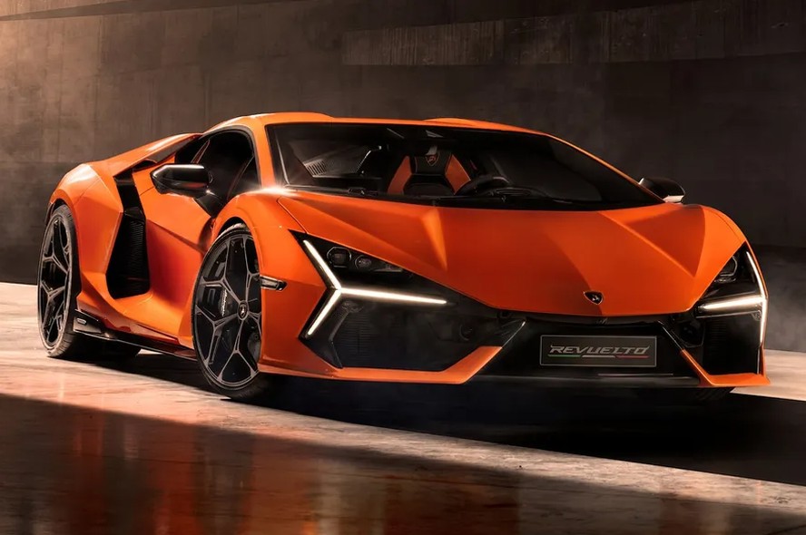Lamborghini Revuelto: voando baixo em Bolonha