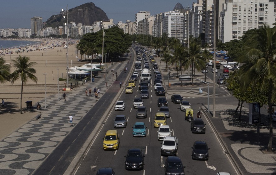 Avenida Atlântica, em Copacabana, no final de 2023