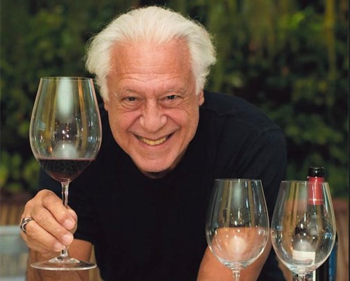 Apreciador de vinho, o ator Antonio Fagundes costuma reunir amigos em sua casa para jantares harmonizados