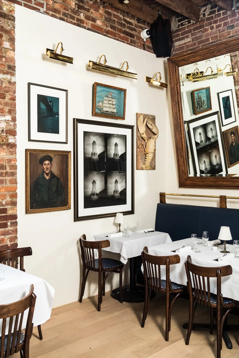 Um vislumbre do tema náutico no Sailor, em Fort Greene, Brooklyn: restaurantes é uma das novidades de Nova York — Foto: Lisa Corson / The New York Times
