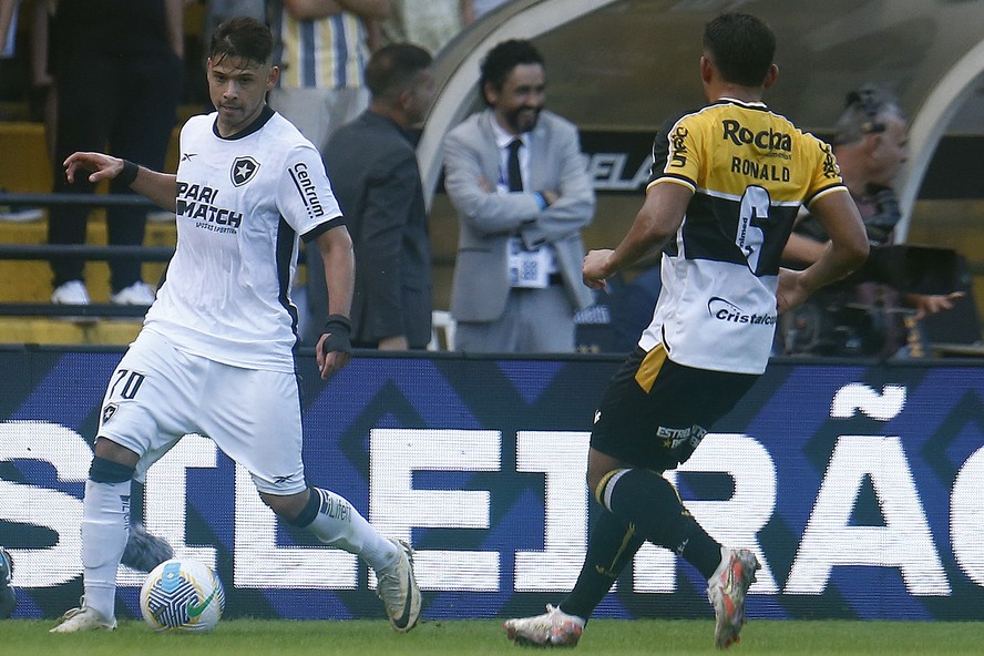 Óscar Romero falhou no lance do gol da vitória do Criciúma contra o Botafogo
