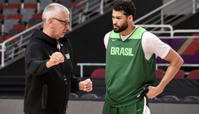 Sob novo comando, Brasil tem última chance de ir a Paris-2024 no basquete