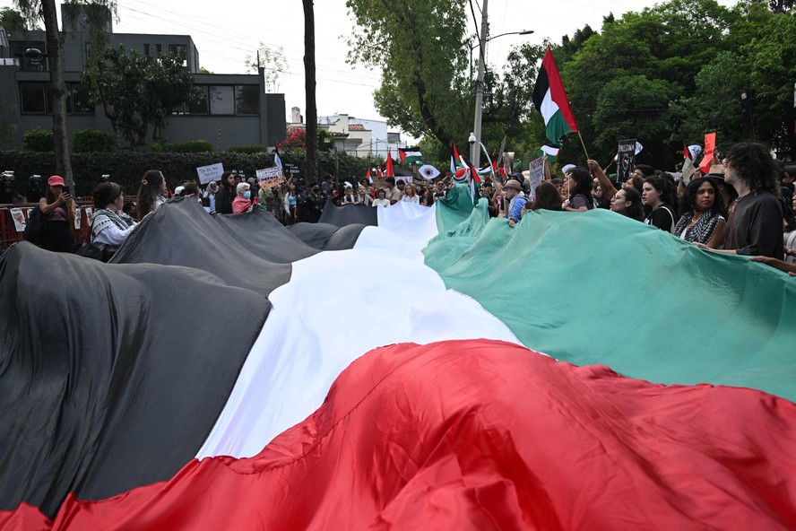 Manifestação pró-Palestina chamada “Ação Urgente para Rafah”, realizada em frente à embaixada israelense na Cidade do México em 29 de maio de 2024.