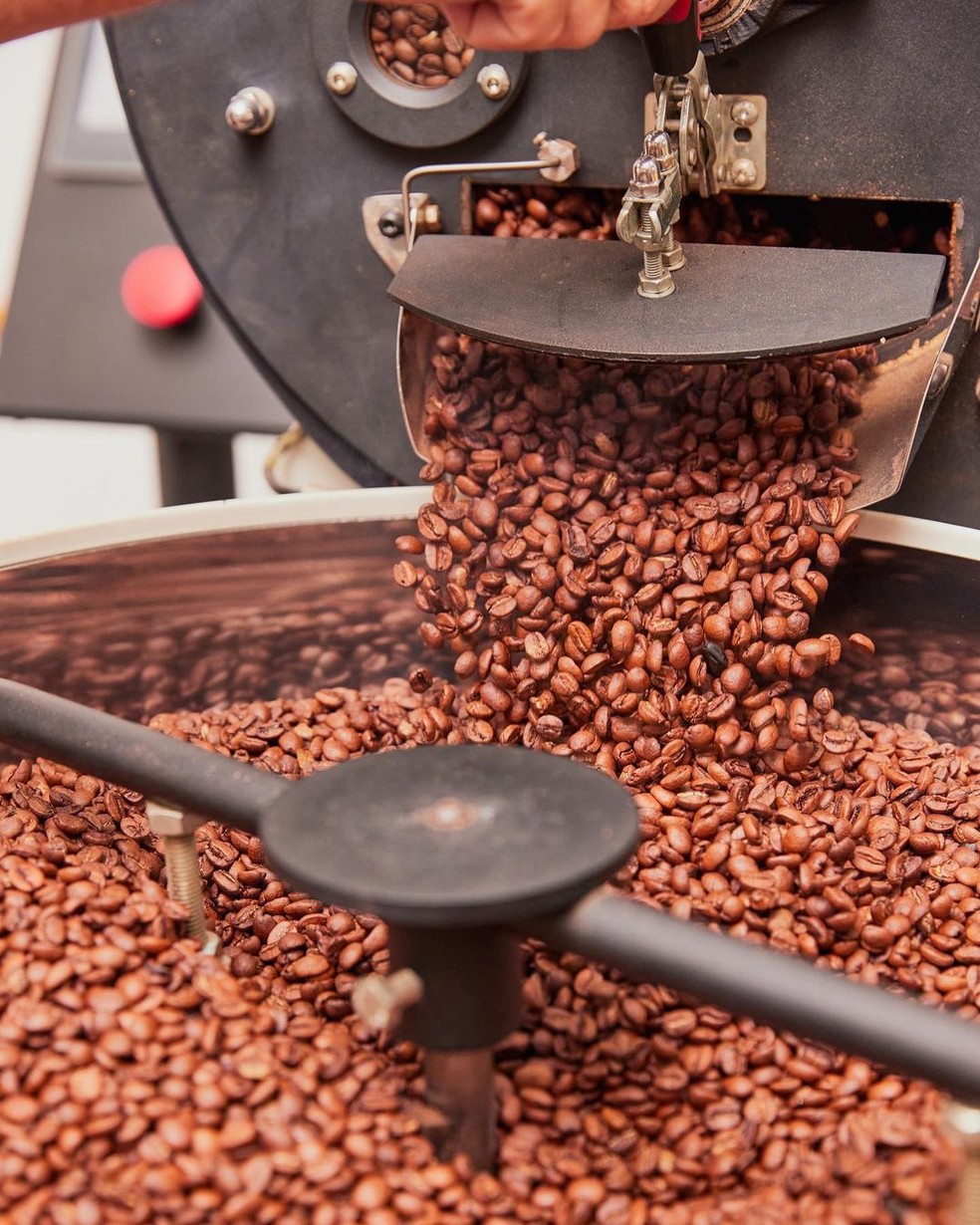 A cafateria Café ao Leu faz a torrefação dos grãos de pequenos agricultores — Foto: Reprodução/Instagram