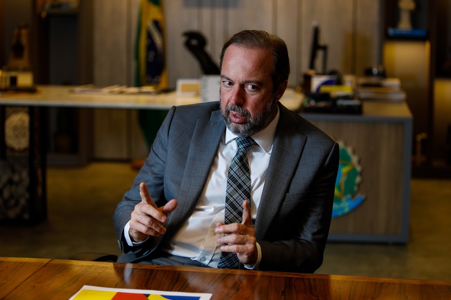 Alexandre Silveira: ministro de Minas e Energia trabalha contra veto de senadores a um indicado seu