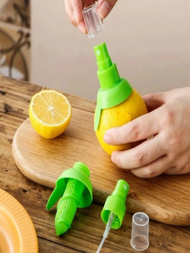 Spray para limão (Shein). A proposta é facilitar a temperagem de saladas, com um borrifador fixado diretamente na fruta. — Foto: Reprodução