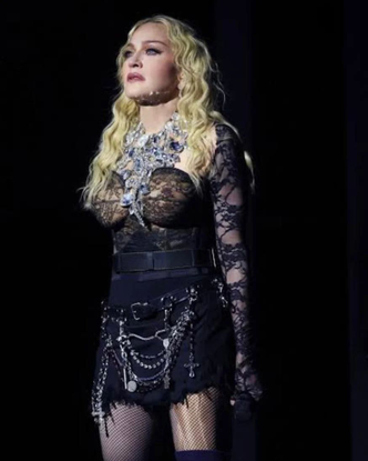 Flavia Alessandra reproduziu look de Madonna