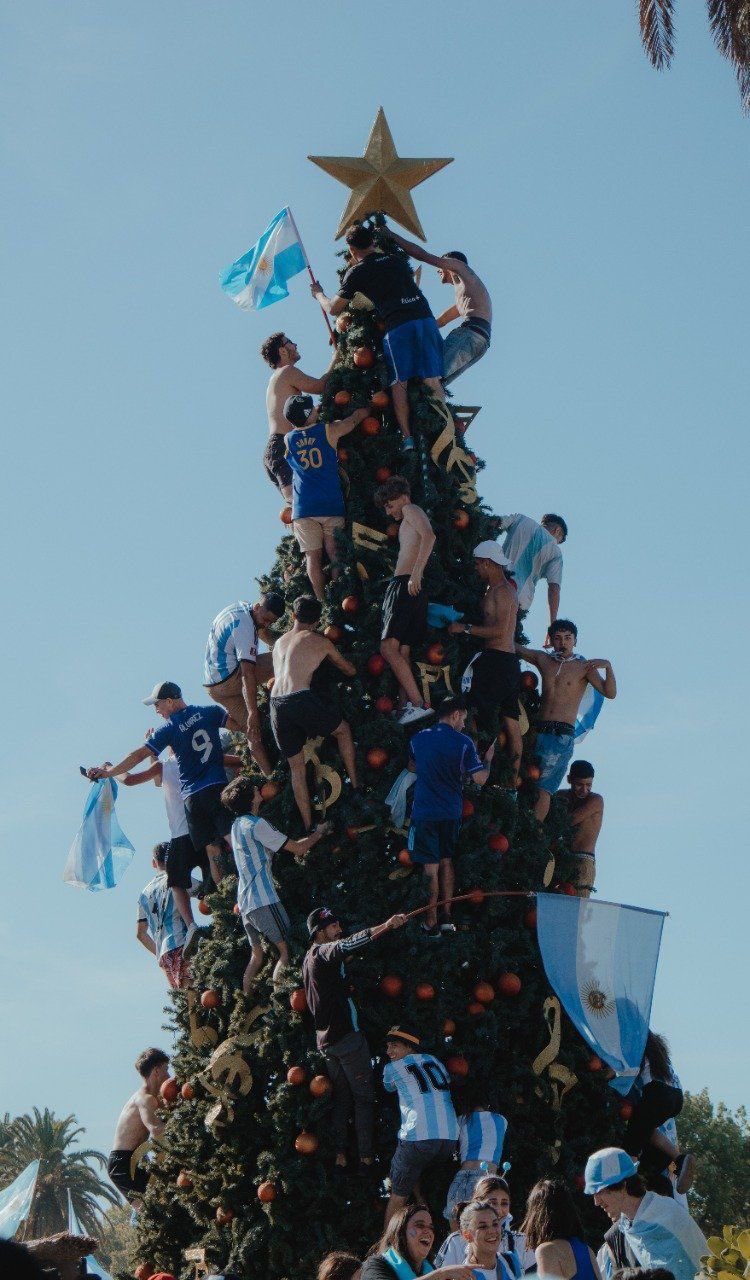 アルゼンチンファンで彩られたクリスマスツリー