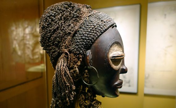 Female <em>(pwo)</em> Mask