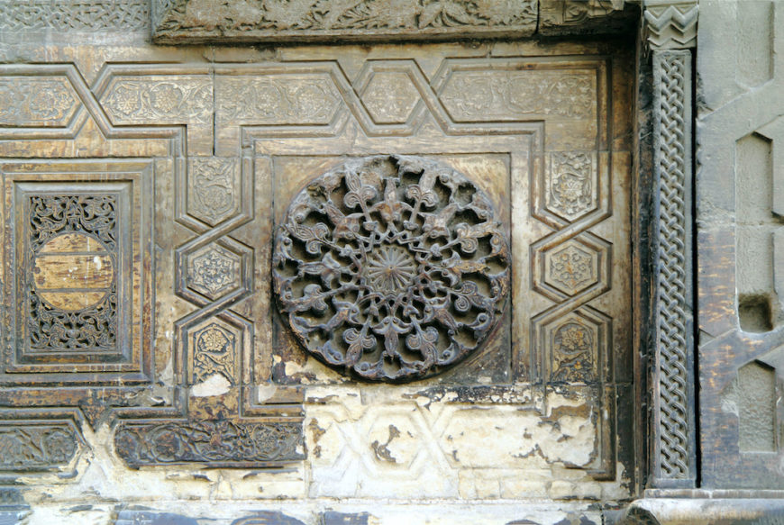 Main entrance, Plan of the madrasa and Friday Mosque of Sultan Hasan, 1356–1363/758–764 AH, Cairo, Egypt (photo: Djehouty, CC BY-SA 4.0)