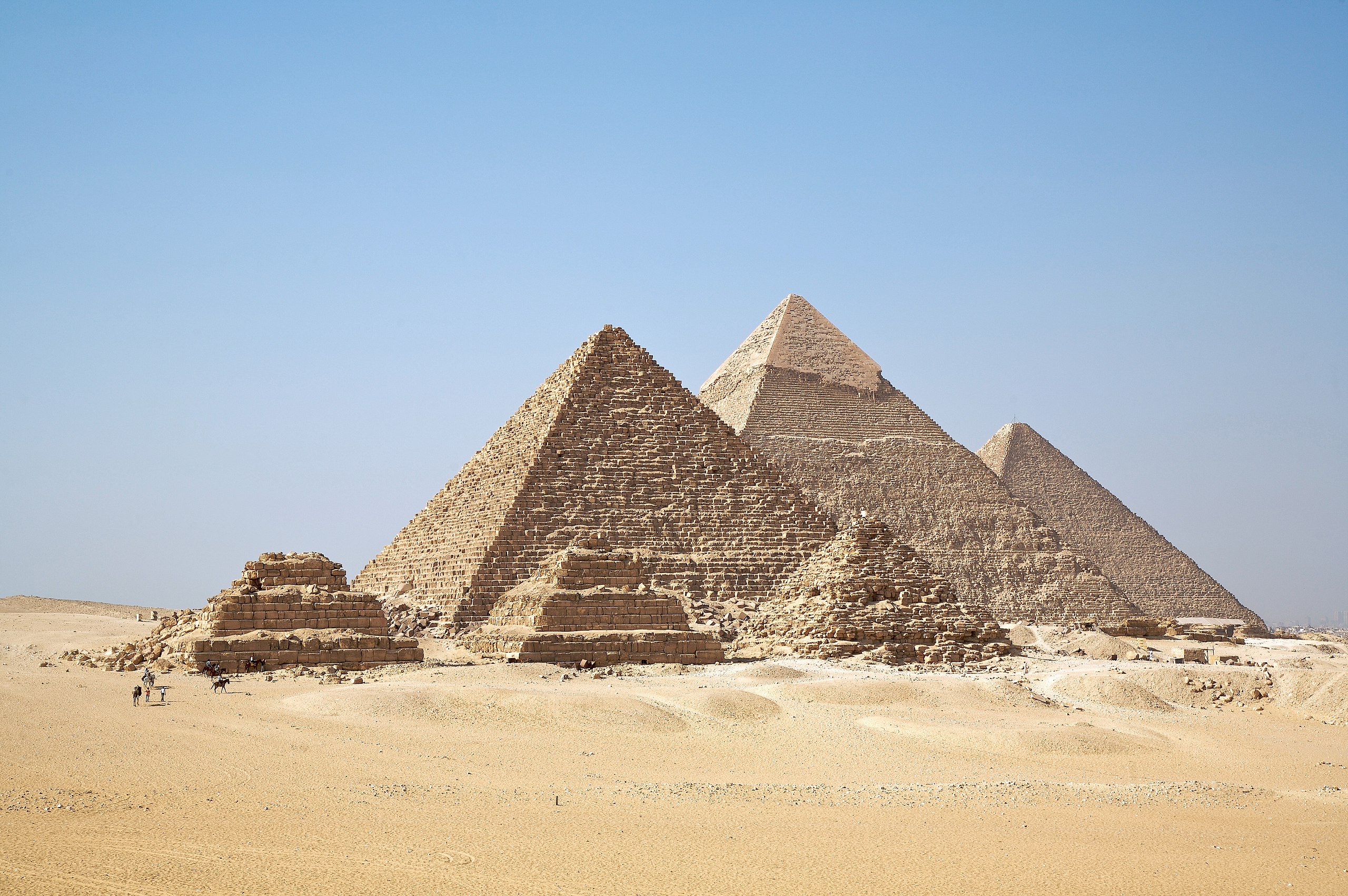 Giza plateau (photo: Ikiwaner CC BY-SA 2.0)