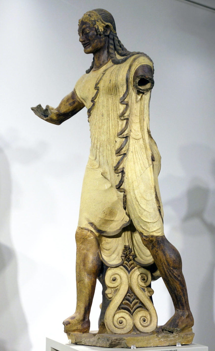 Aplu (Apollo of Veii), from the roof of the Portonaccio Temple, Veii, Italy, c. 510–500 B.C.E., painted terracotta, 5 feet 11 inches high (Museo Nazionale Etrusco di Villa Giulia, Rome; photo: Steven Zucker, CC BY-NC-SA 2.0)