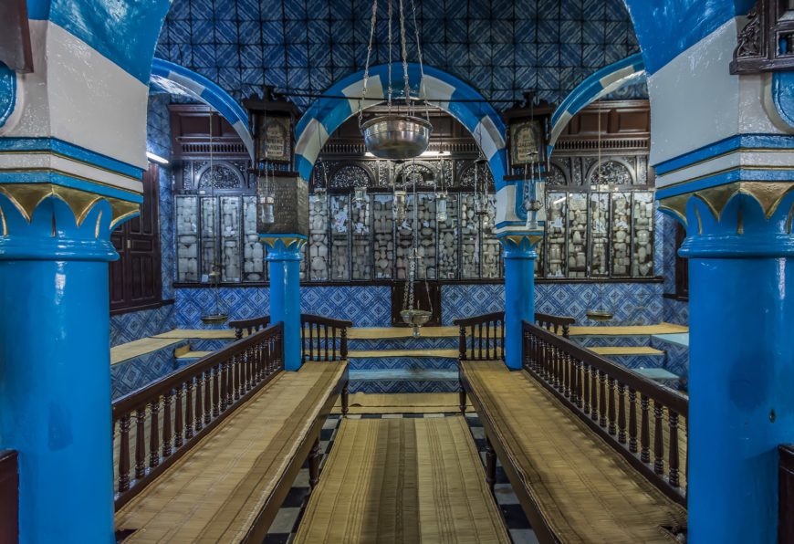 Interior of the El Ghriba Synagogue, built in the late 19th century at the site of the original 6th century building, Djerba, Tunisia (photo: IssamBarhoumi, CC BY-SA 4.0)