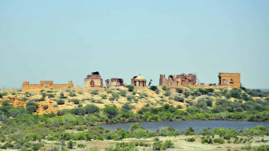 Makli, Samma Cluster (north section of necropolis), late 14th–early 16th century (photo: Fatima Quraishi)