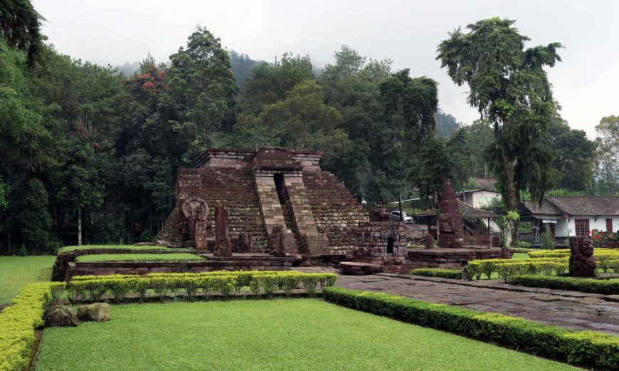 The highest terrace seen from the west, Sukuh, Java (photo: Panggah Ardiyansyah)