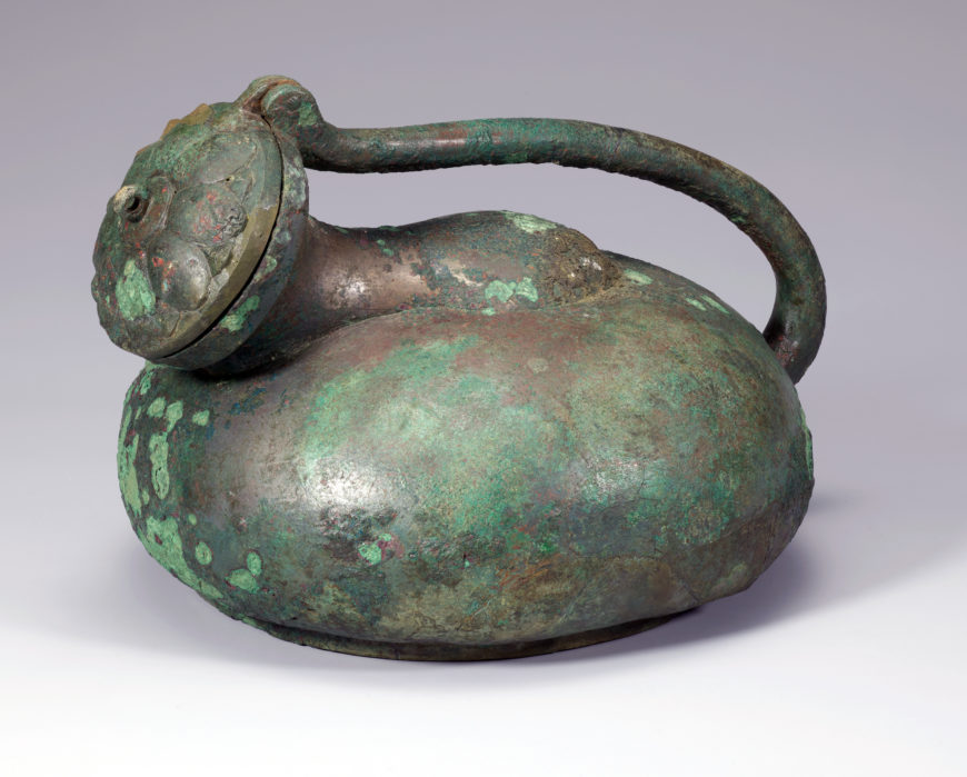 Vessel, Silla Kingdom, copper alloy, Gyeongju-si, Houchong Tomb, 16.3 cm high (National Museum of Korea)