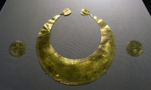 lunula gold discs coggelbeg