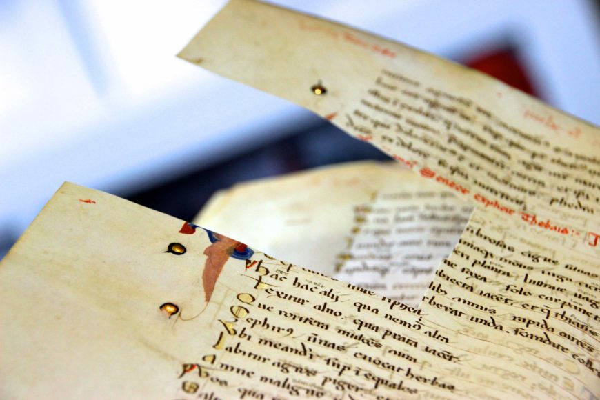 The golden letters in this manuscript were stolen by a thief in the past, who cut them out with a knife. Leiden, University Library, BPL MS 59, 14th century (photo: Erik Kwakkel)